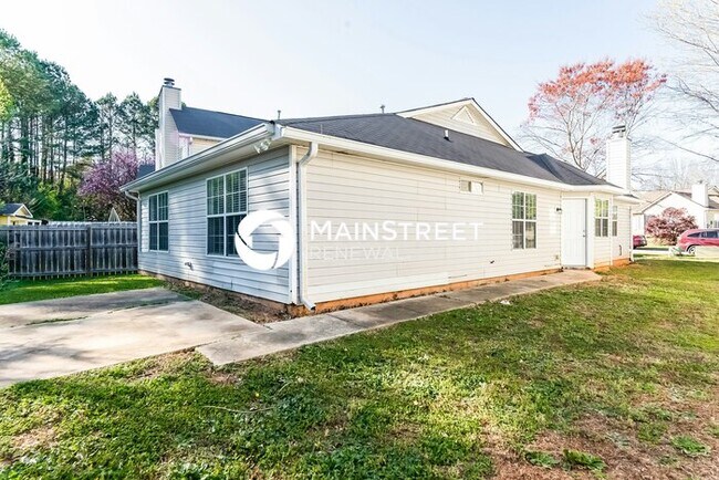 Building Photo - 3 Bedroom Pet-Friendly Home in Decatur, GA with Main Street Renewal