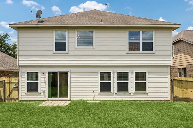 Building Photo - 10108 Hidden Creek Falls Ln