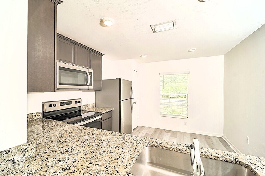 Building Photo - 3337 Andalusia Blvd