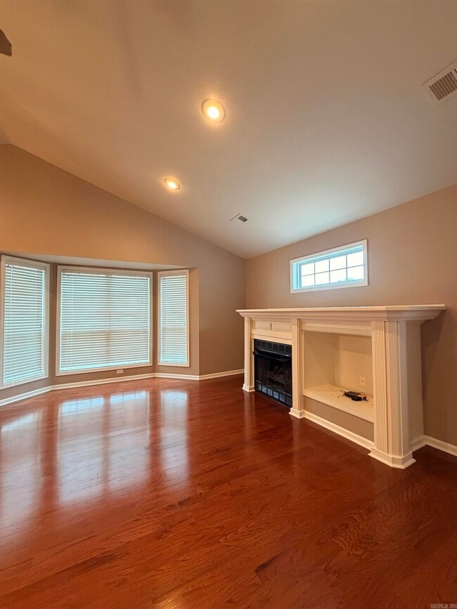 Building Photo - 31 Enclave Cir