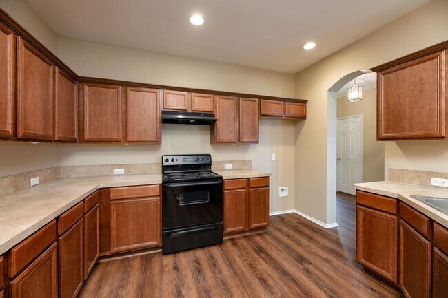 Building Photo - 2510 Sedona St
