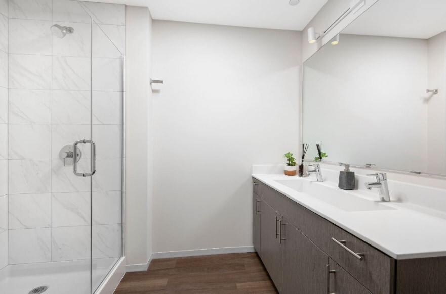 Building Photo - 73 E 14th St