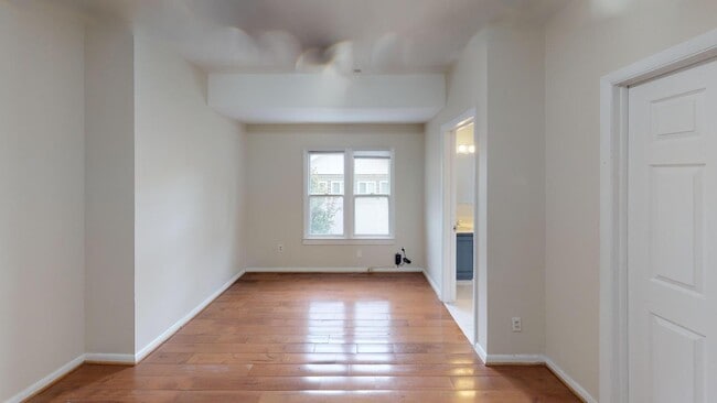 Building Photo - 809 Thayer Ave