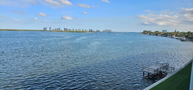 Building Photo - 52 Yacht Club Dr