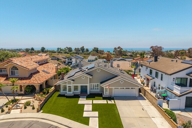 Building Photo - Experience Coastal Living at Its Finest in...