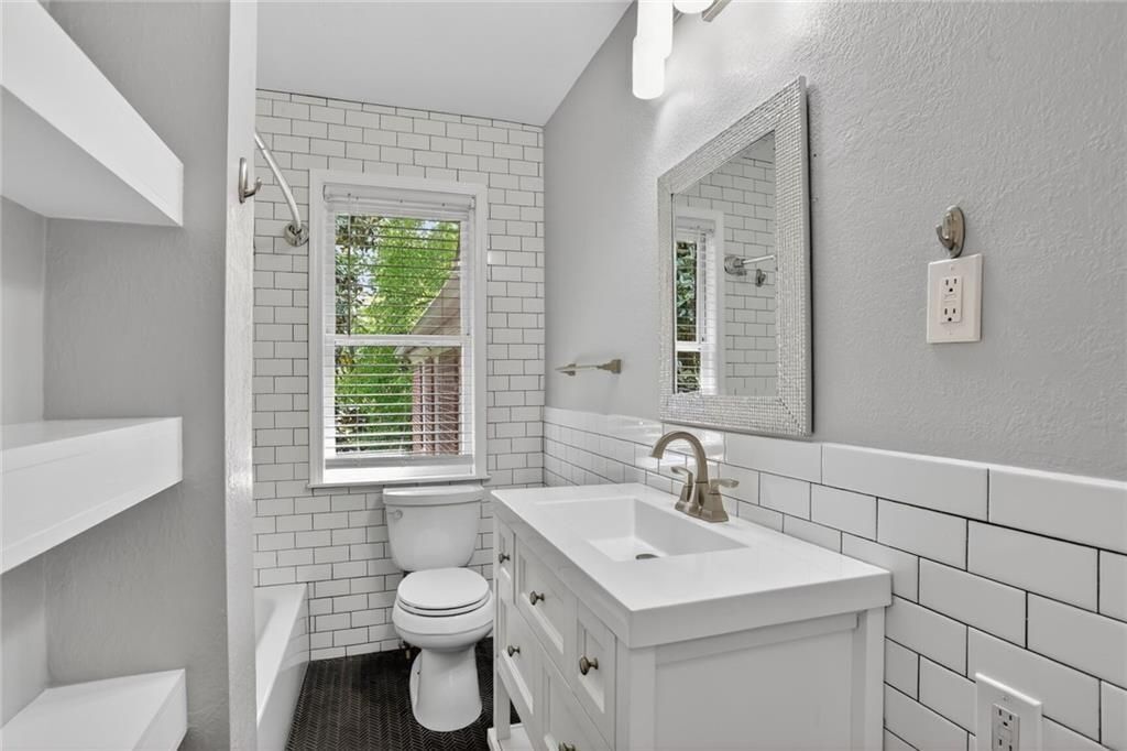 Building Photo - 115 Peachtree Memorial Dr NW