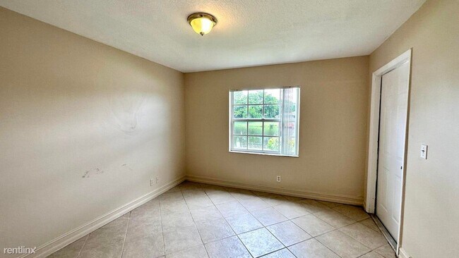 Building Photo - 3 br, 2.5 bath House - 12574 Westhampton C...