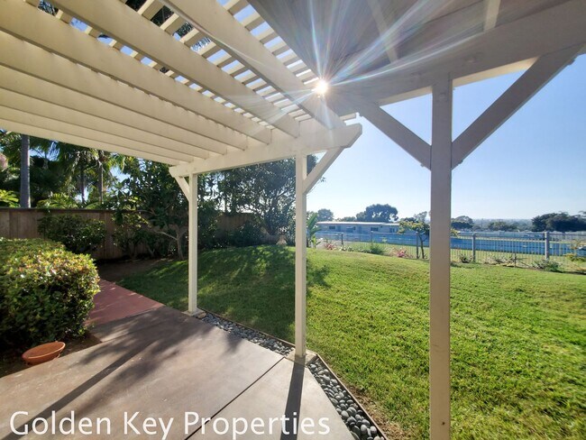 Building Photo - Beautiful 4 bed/2 bath single-story home w/ocean view! Close to the Beach & Carlsbad Village!