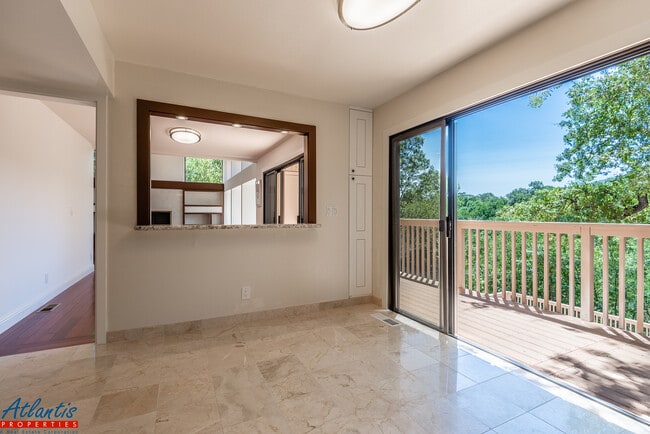 Building Photo - Beautiful Los Gatos Home | Remodeled | Ama...
