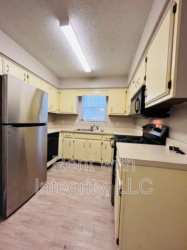 Building Photo - 2661 Faversham Dr