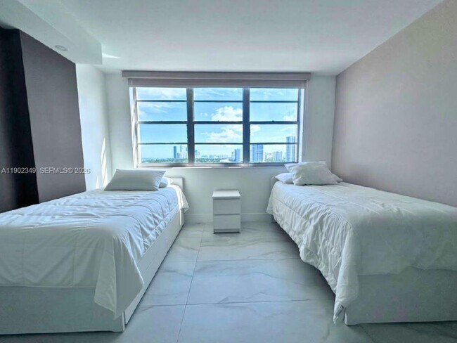 Building Photo - 3161 S Ocean Dr