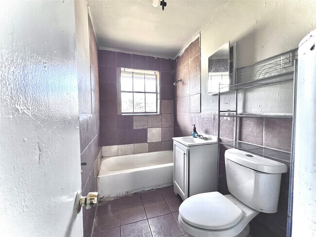 Building Photo - 1825 W Little York Rd