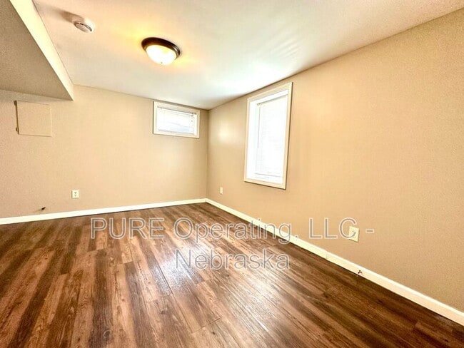 Building Photo - 5851 S 51st St