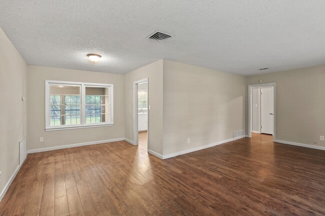 Building Photo - 410 22nd Ave N