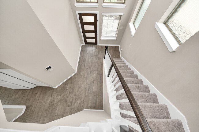 Building Photo - 7006 Winterberry Gln Ln