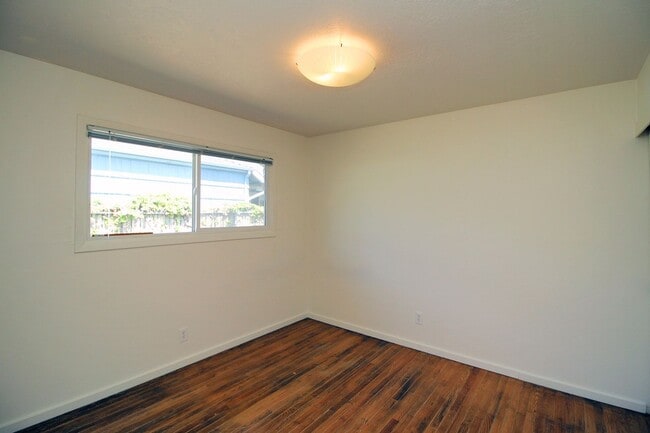 Building Photo - 2208-2208 NE 80th Ave