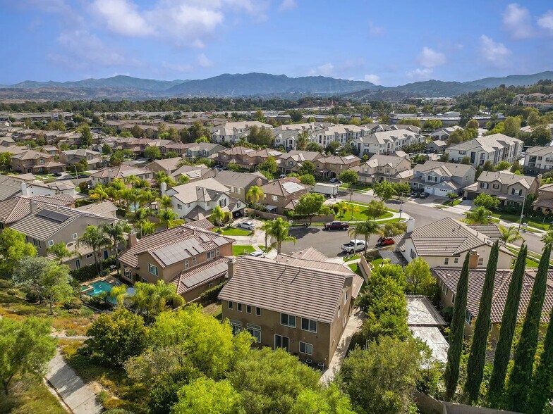 Building Photo - 25617 Henley Way