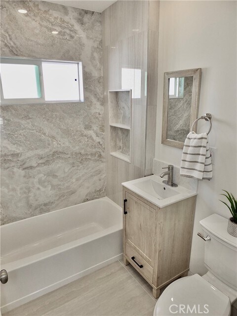 Building Photo - 2618 Lime Ave