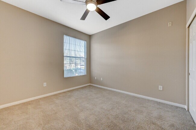 Building Photo - Ground Floor 2BD/2BA Condo in Gated Henderson Community – Resort-Style Amenities!