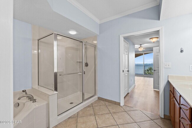 Building Photo - 2400 Grandiflora Blvd