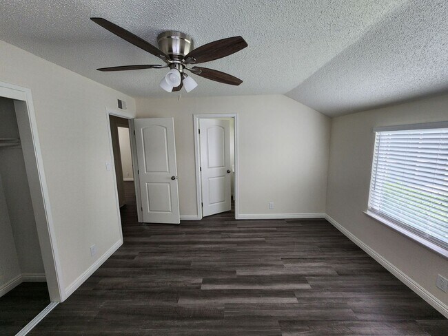 Building Photo - Newly Remodeled 3-Bedroom, 2-Bathroom Home for Rent – Los Alamitos