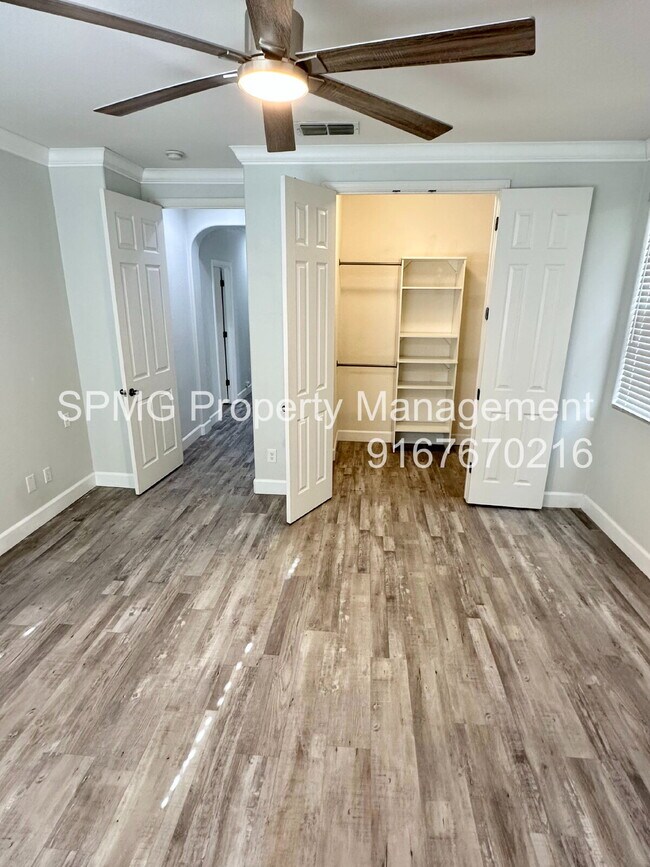 Building Photo - 5755 Bridgecross Dr