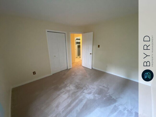 Building Photo - 14302 Regatta Pointe Rd