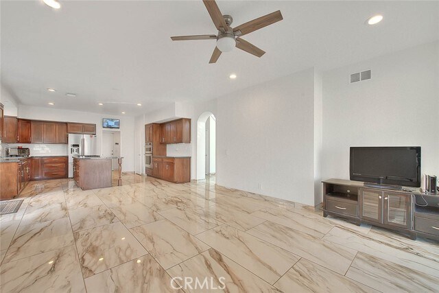 Building Photo - 3571 Rio Ranch Rd