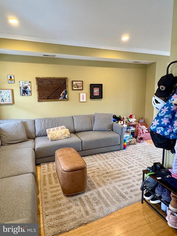 Building Photo - 1011 8th St NE