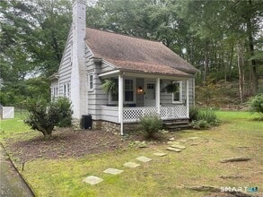 Building Photo - 32 Horseshoe Rd