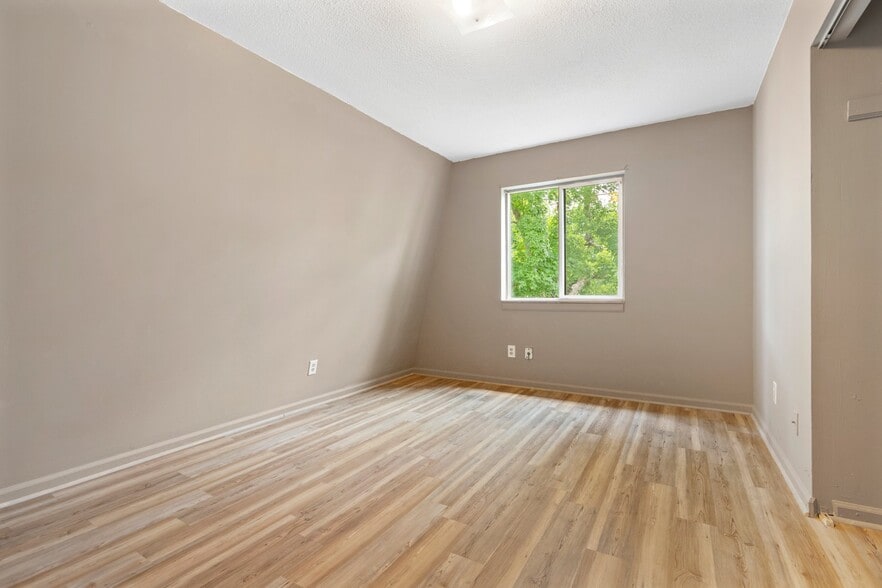 Building Photo - 511 Poplar St