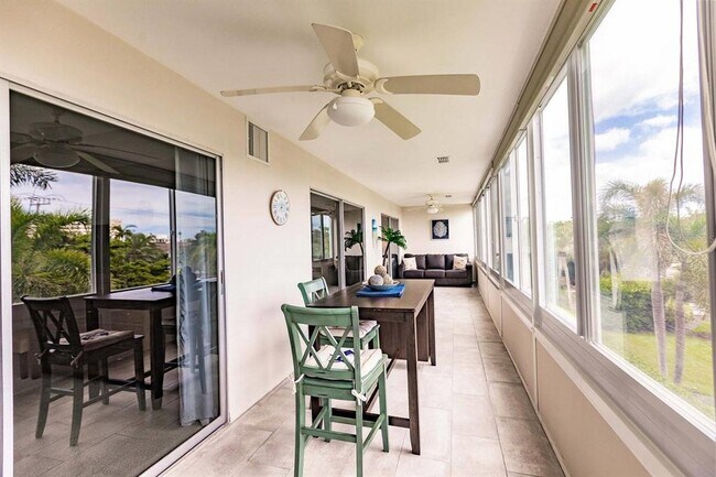 Building Photo - 1200 E Peppertree Ln