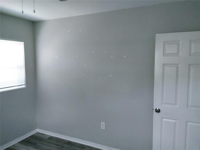 Building Photo - 6041 43rd Ave N