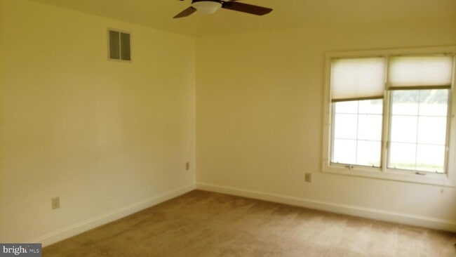 Building Photo - 14 Hayworth Cir