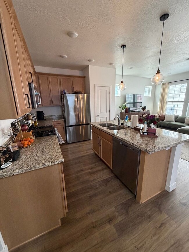 Building Photo - 3 bedroom, 2 bathroom South Jordan Home