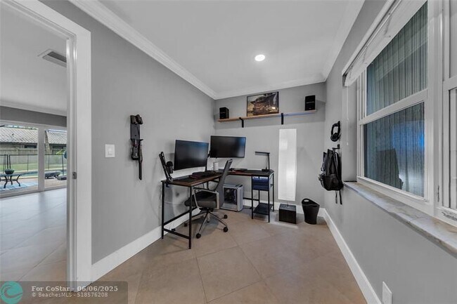 Building Photo - 1398 NW 14th Ct