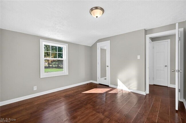 Building Photo - 4521 Golfway Rd