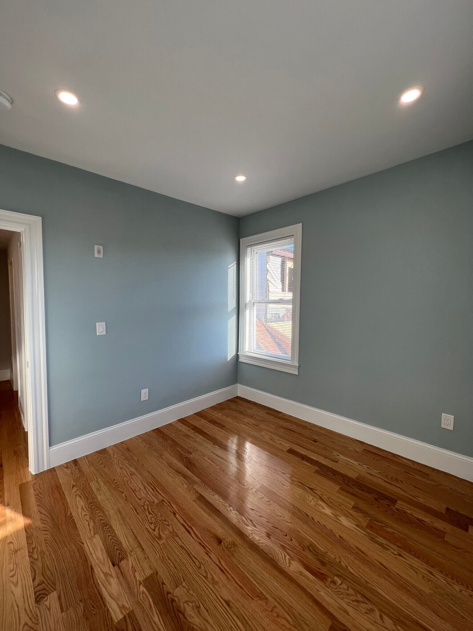 Building Photo - 73 Winchester St