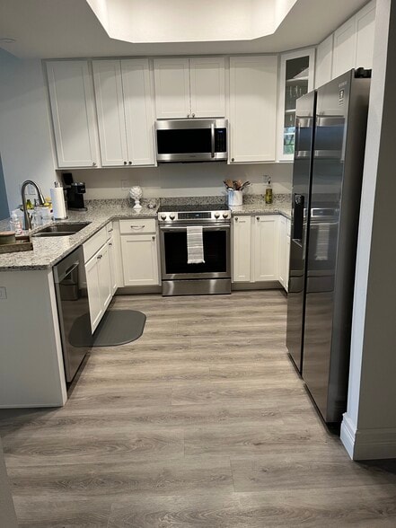 kitchen - 799 Sterthaus Dr