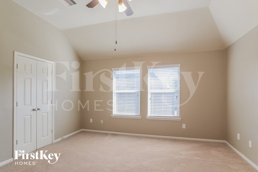 Building Photo - 16318 River Wood Ct