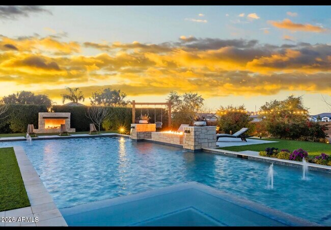Building Photo - 5348 W Encanto Verde