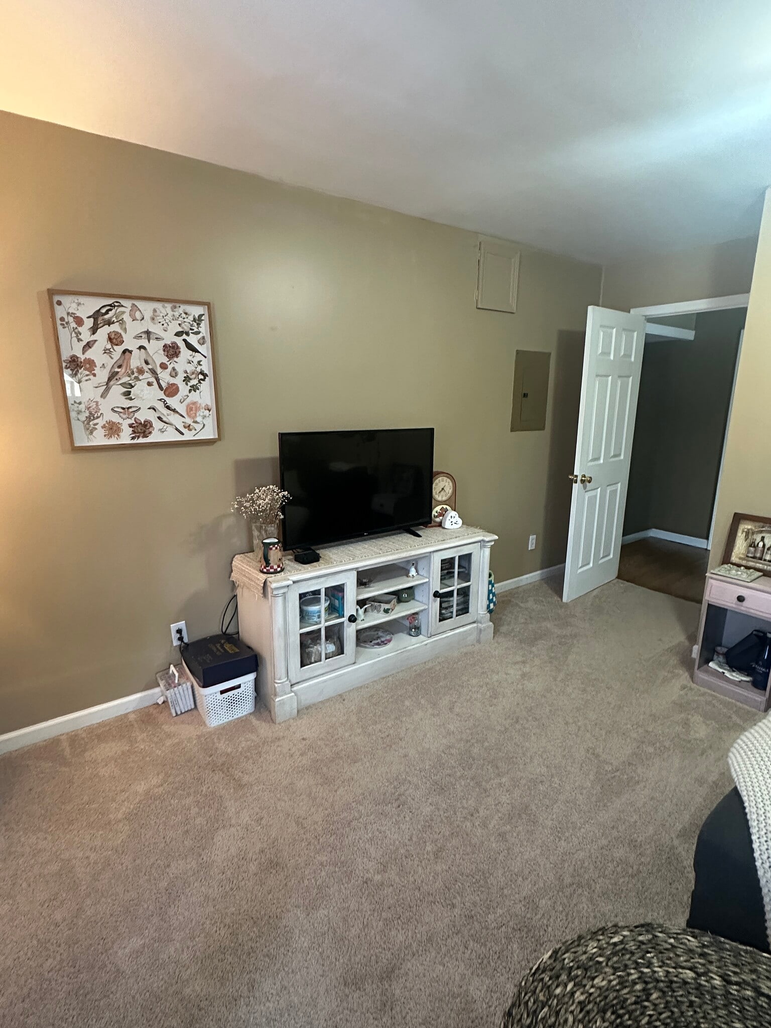 Building Photo - 630 S Washington St