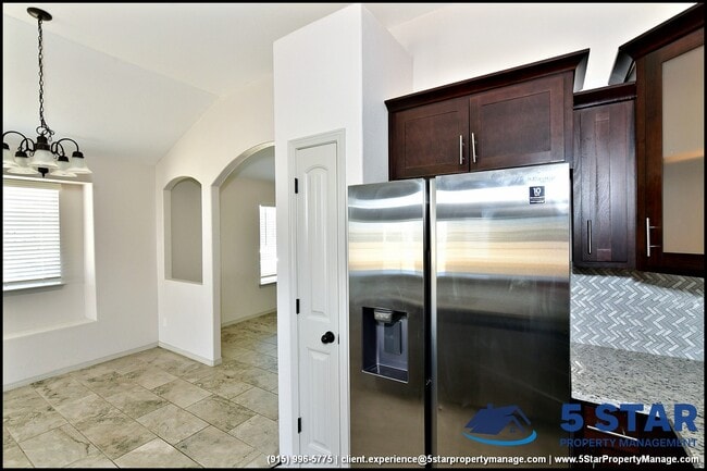 Building Photo - 14945 Tierra Escape Ave