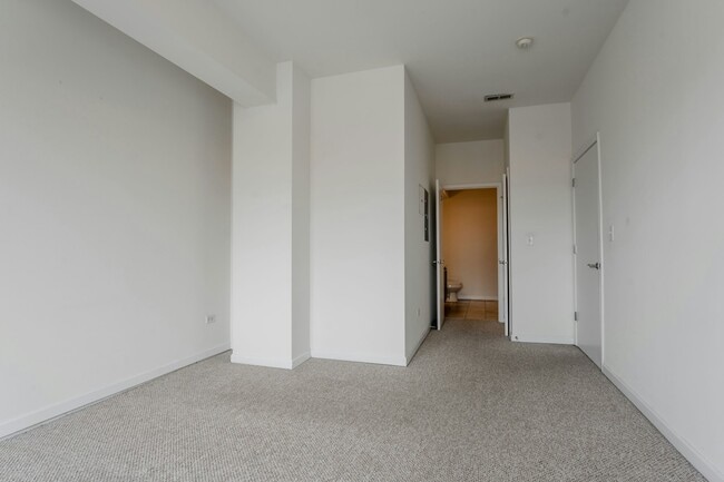 Building Photo - 4217 IL-19