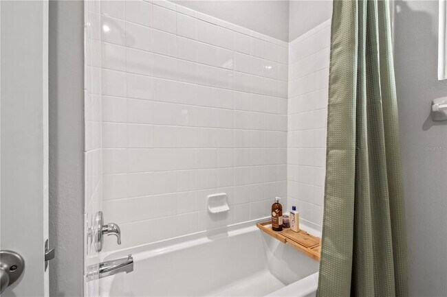 Building Photo - 5223 NW 48th Pl