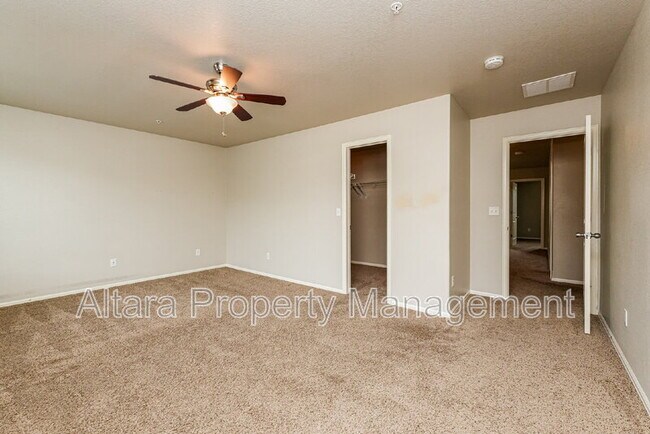 Building Photo - 4933 Pearl Kite View