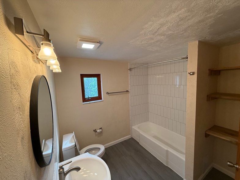 Bathroom - 932 Lebanon Ave