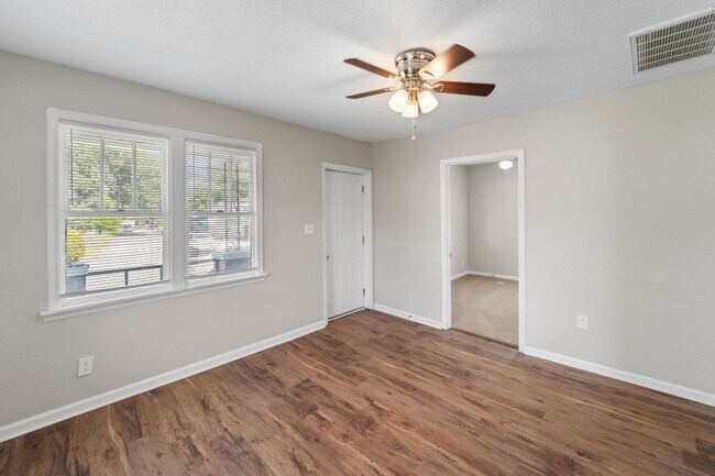 Building Photo - Bright & Stylish 3-Bedroom Home Near Downtown Savannah