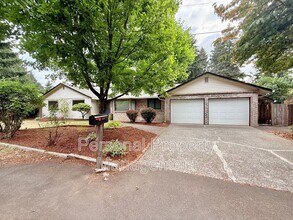 Building Photo - 3401 NE 124th Ave