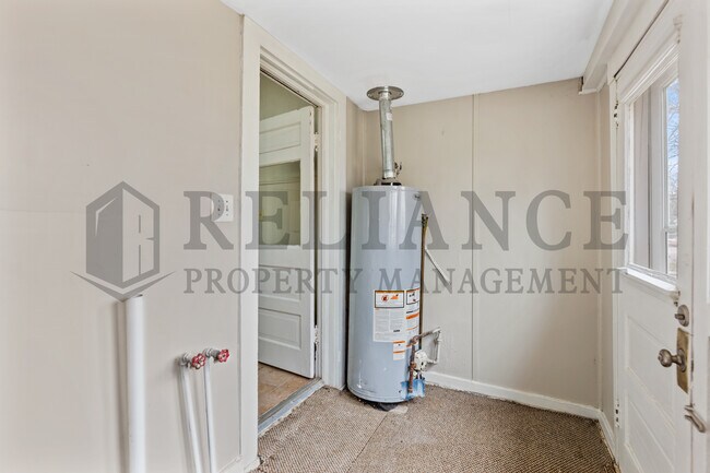 Building Photo - 215 S Kansas St